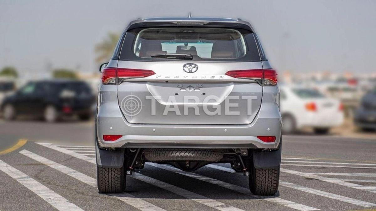 Toyota Fortuner FORTUNER 2.7L 4WD-7-7