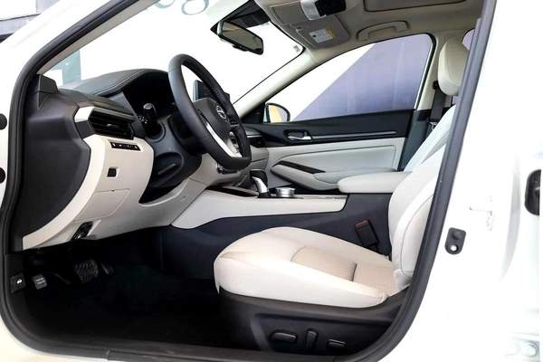 Nissan Altima SV