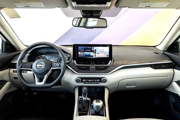 Nissan Altima SV