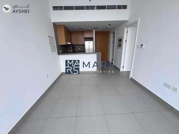 Spacious one bedroom apartment with kitchen appliances and all facilities available in Al Mamsha