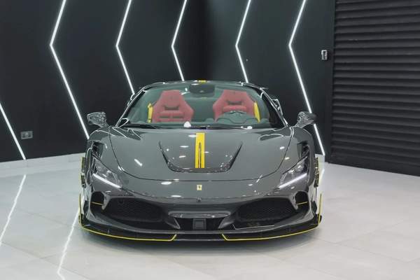 Ferrari F8 Spider Mansory