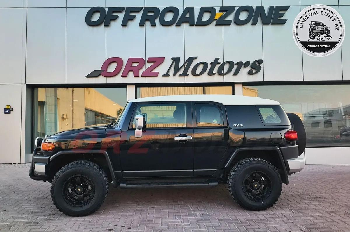 2016 TOYOTA FJ CRUISER GXR - WHITE / BLACK-1-1