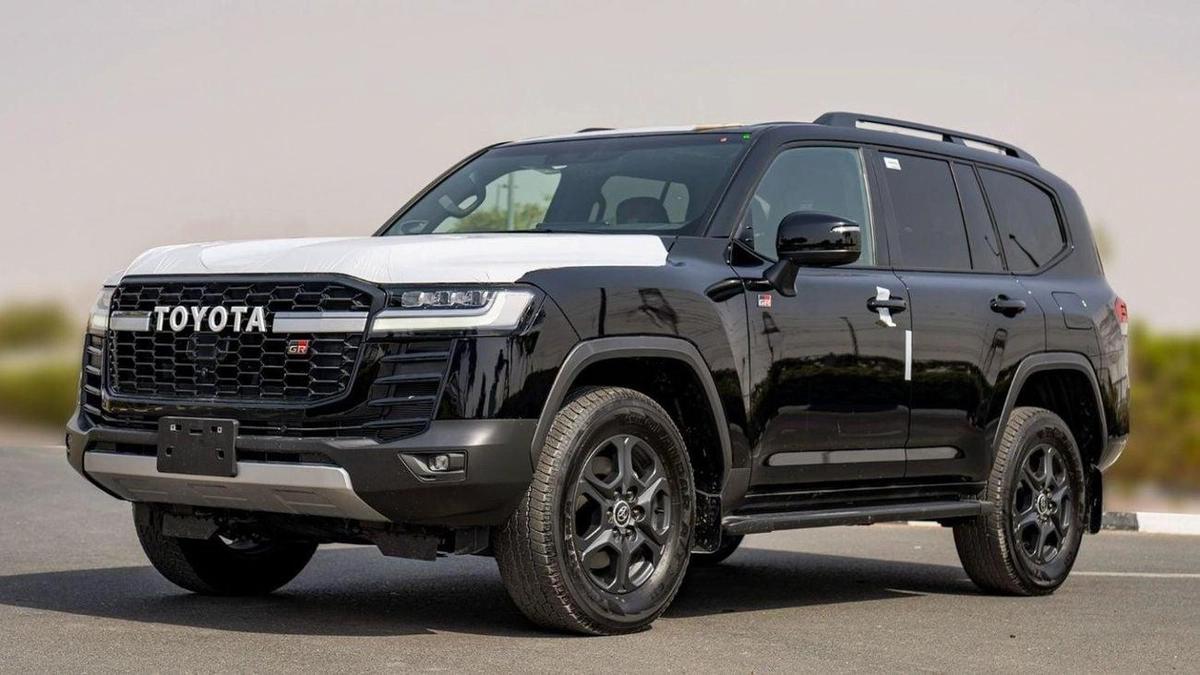 Toyota Land Cruiser GR SPORT 3.3D AT MY2023 – BLACK-2-2
