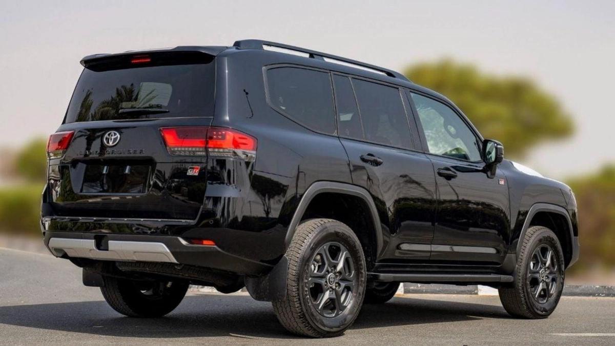 Toyota Land Cruiser GR SPORT 3.3D AT MY2023 – BLACK-3-3