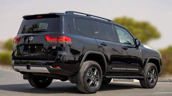 Toyota Land Cruiser GR SPORT 3.3D AT MY2023 – BLACK