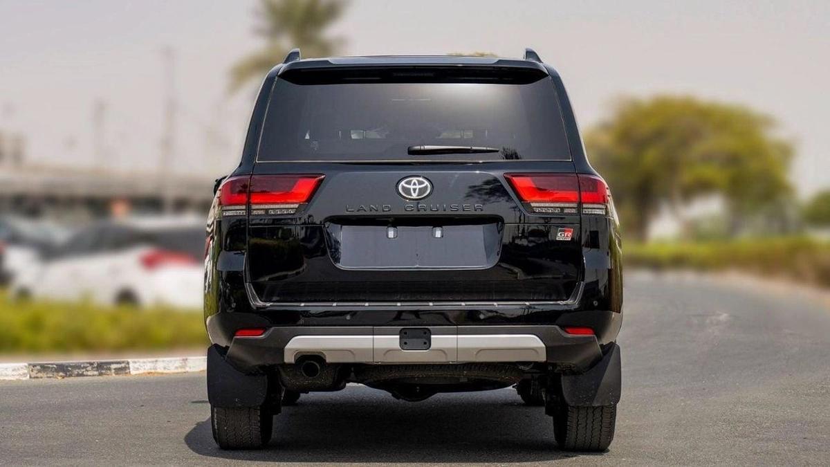 Toyota Land Cruiser GR SPORT 3.3D AT MY2023 – BLACK-4-4