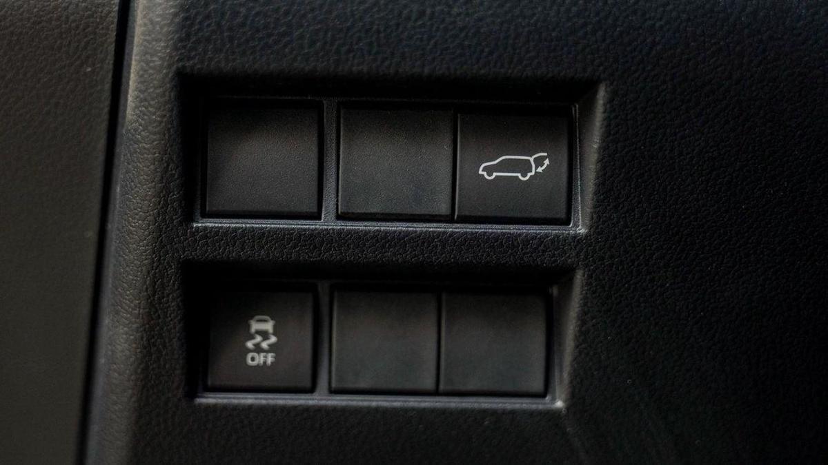 Toyota Land Cruiser GR SPORT 3.3D AT MY2023 – BLACK-6-6