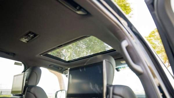 Toyota Land Cruiser GR SPORT 3.3D AT MY2023 – BLACK