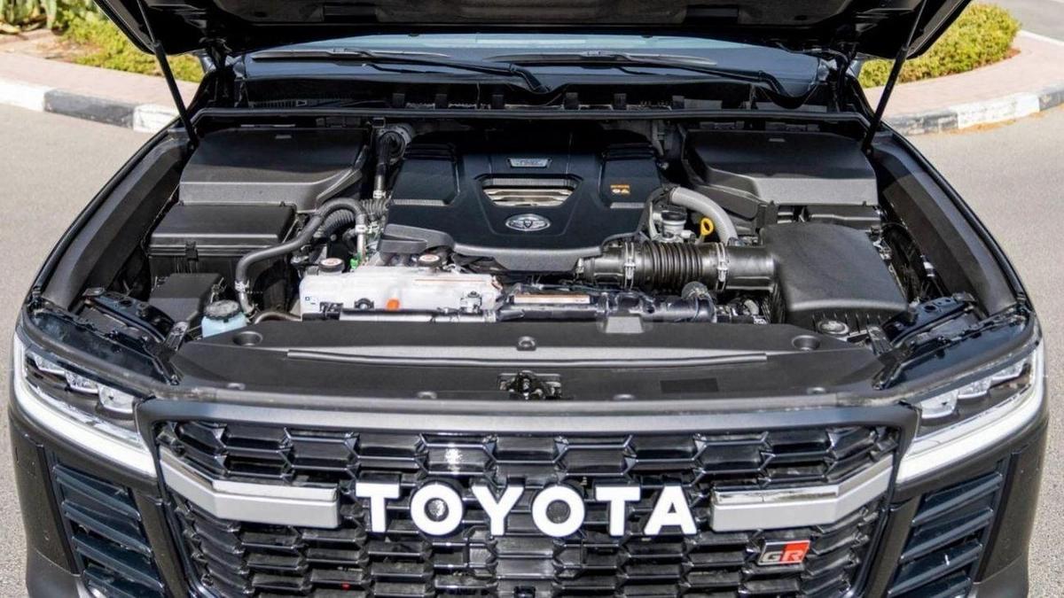 Toyota Land Cruiser GR SPORT 3.3D AT MY2023 – BLACK-19-19