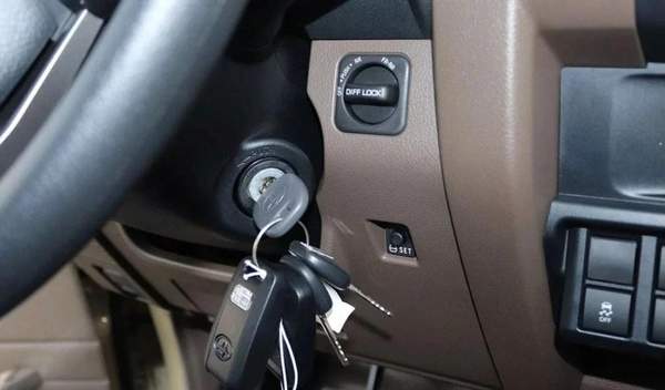 Toyota Land Cruiser Pick Up LC79 DC, 2.8L Turbo Diesel 4WD AT