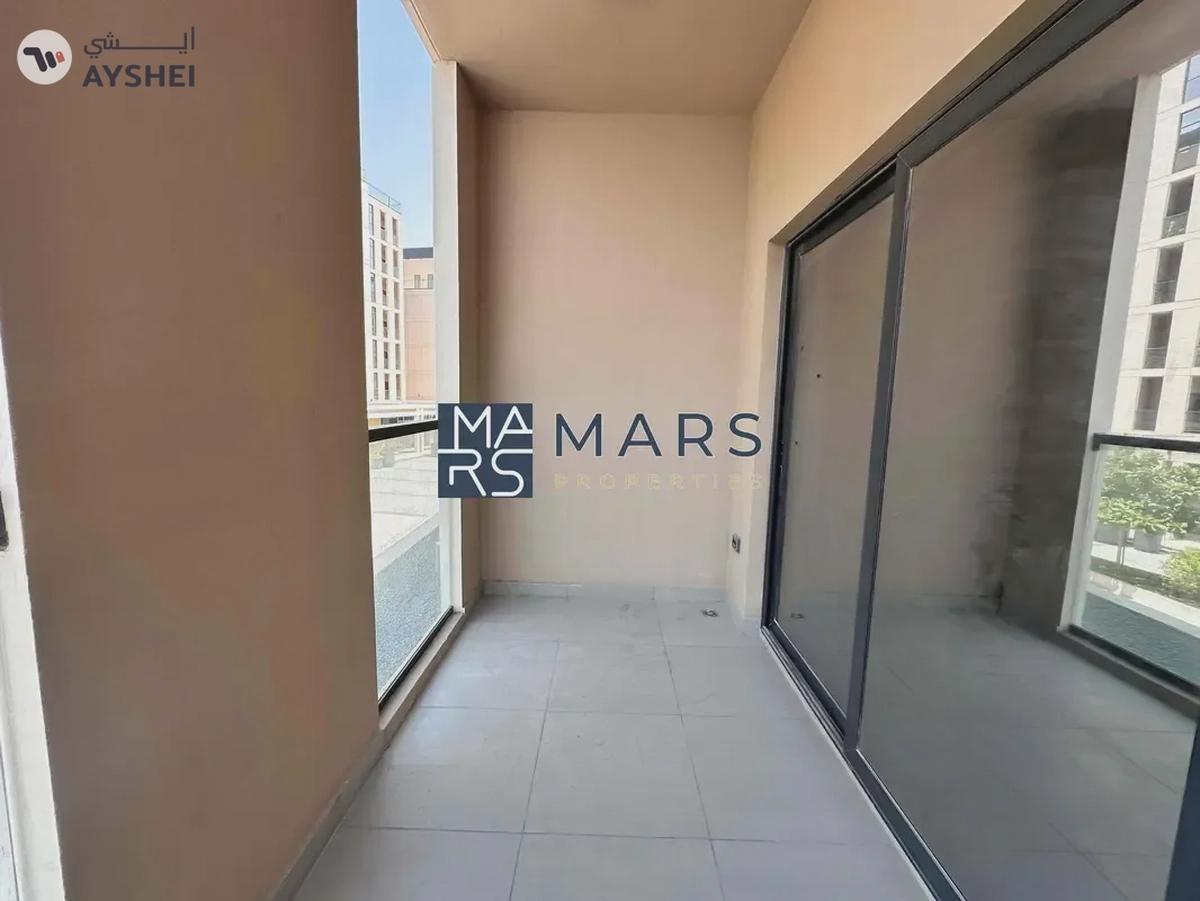 Brand new balcony studio with kitchen appliances-7-7