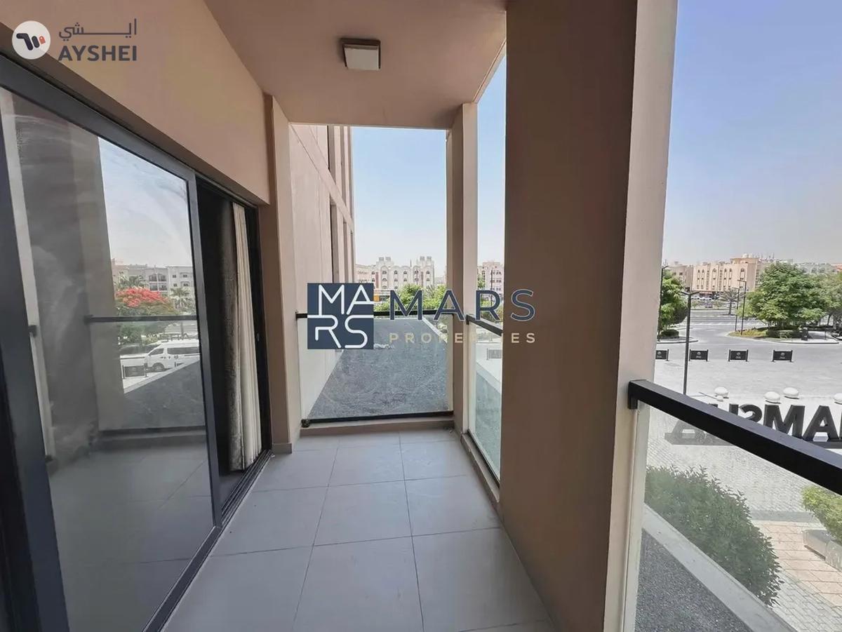 Brand new balcony studio with kitchen appliances-8-8