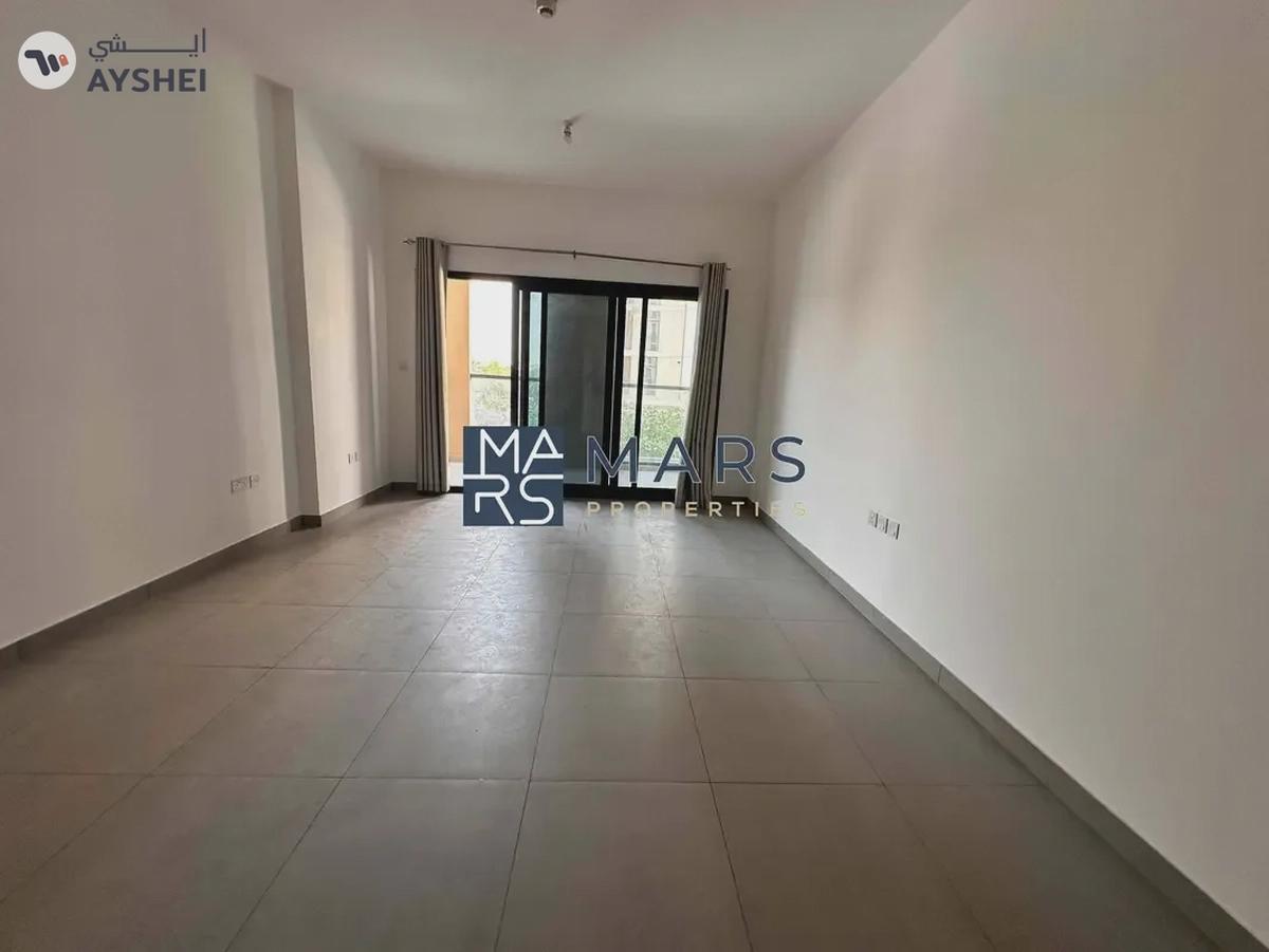 Brand new balcony studio with kitchen appliances-6-6