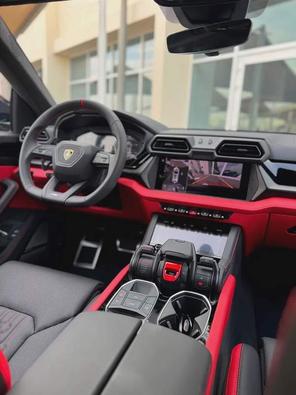 Lamborghini URUS SE 2025 Brand New fully loaded Zero KM