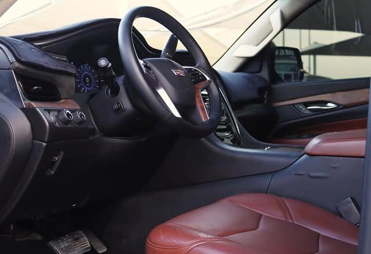 Cadillac Escalade Premium 2016 Full Option-2-2