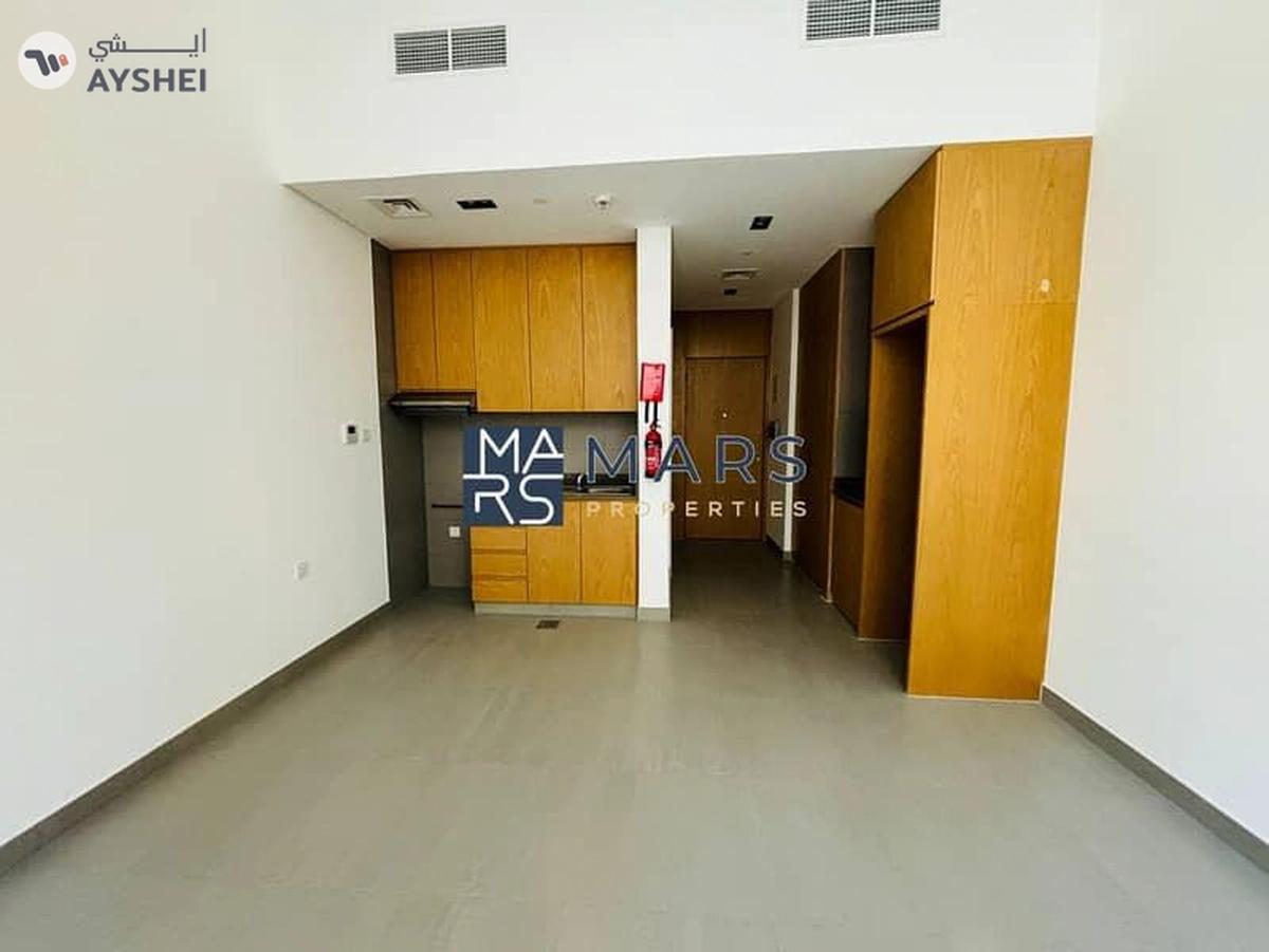 Your Ground Floor Studio: Relax in a Mini Garden!-0-landscape