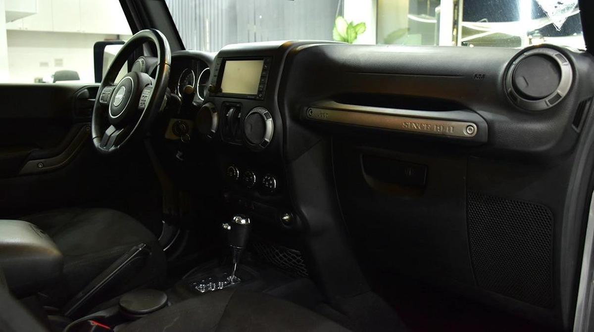 Jeep Wrangler Sport ( 2016 Model ) in Silver Color GCC Specs-12-12