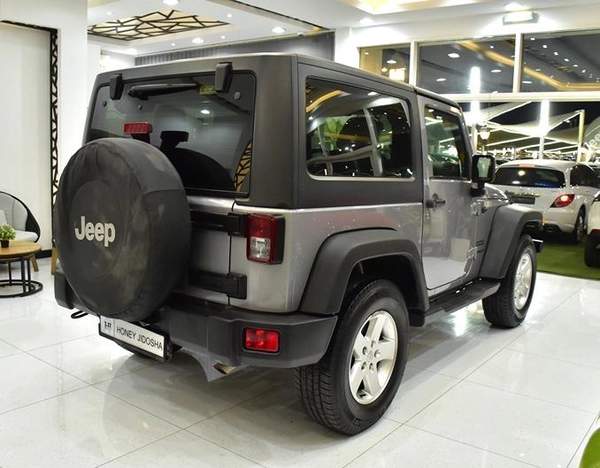 Jeep Wrangler Sport ( 2016 Model ) in Silver Color GCC Specs