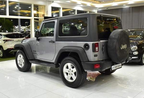 Jeep Wrangler Sport ( 2016 Model ) in Silver Color GCC Specs