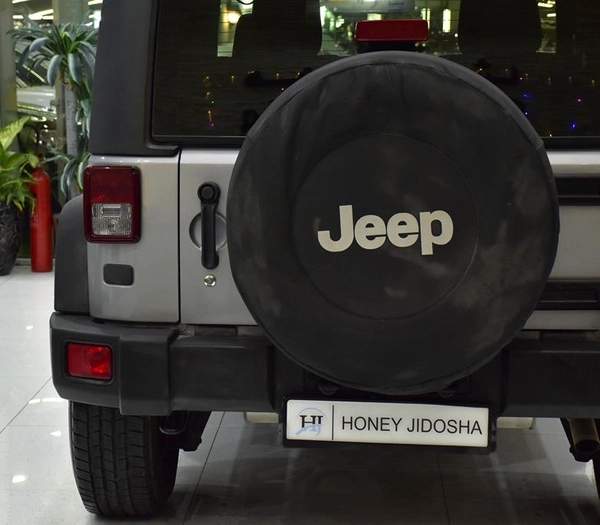 Jeep Wrangler Sport ( 2016 Model ) in Silver Color GCC Specs