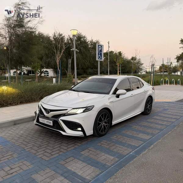 Toyota Camry Grande sport V6 2023