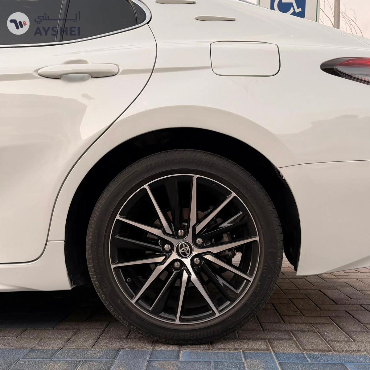 Toyota Camry Grande sport V6 2023-4-4