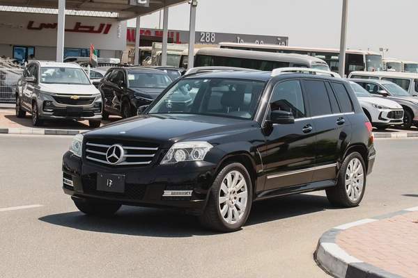 2011 - BENZ GLK300 - IMMACULATE CONDITION - ONLY 92,000 KM DONE
