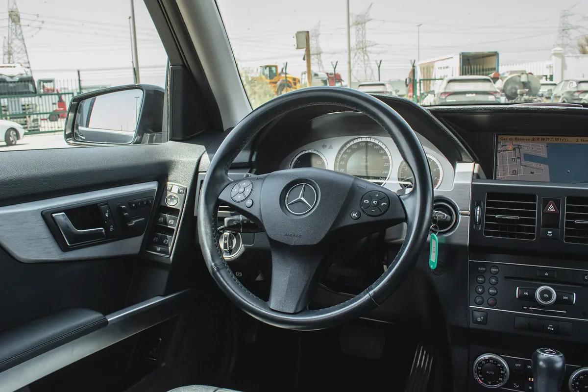 2011 - BENZ GLK300 - IMMACULATE CONDITION - ONLY 92,000 KM DONE-11-11