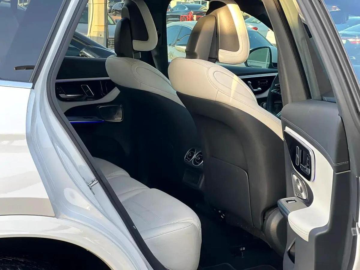 Mercedes-Benz GLC 300, 2023 - GCC/Other Specs-1-1