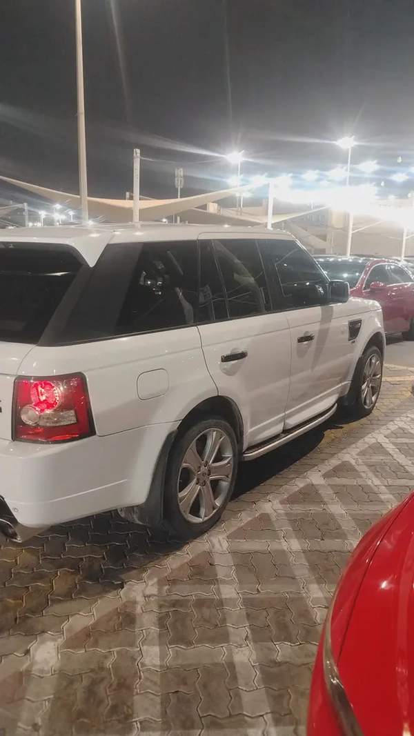 Land Rover Range Rover Sport HSE Supercharged 2011 - GCC Specs