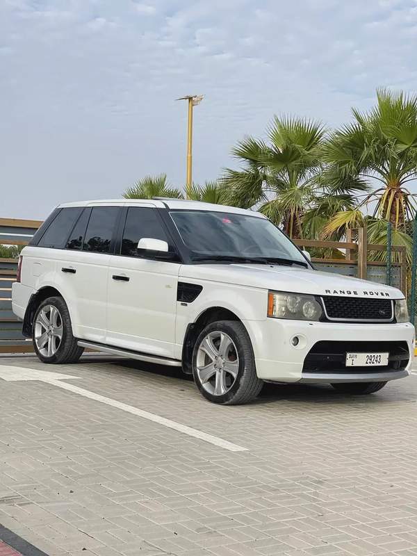 Land Rover Range Rover Sport HSE Supercharged 2011 - GCC Specs