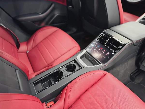 Porsche Panamera 4S E-Hybrid 2025 GCC specs for 589,000.00 AED