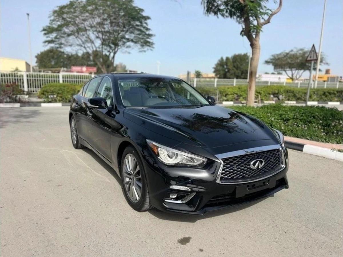 Infiniti Q50 Luxe 3.0L-4-4