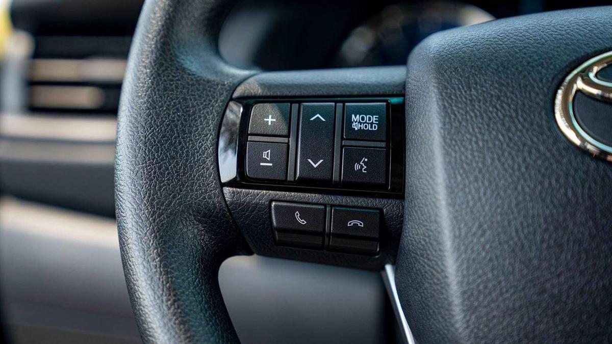 Toyota Fortuner GX2 4X4 2.7L-9-9