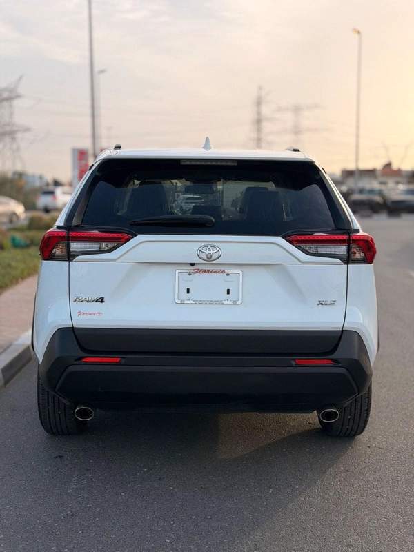 Toyota RAV4 XLE 2.5L Full Option