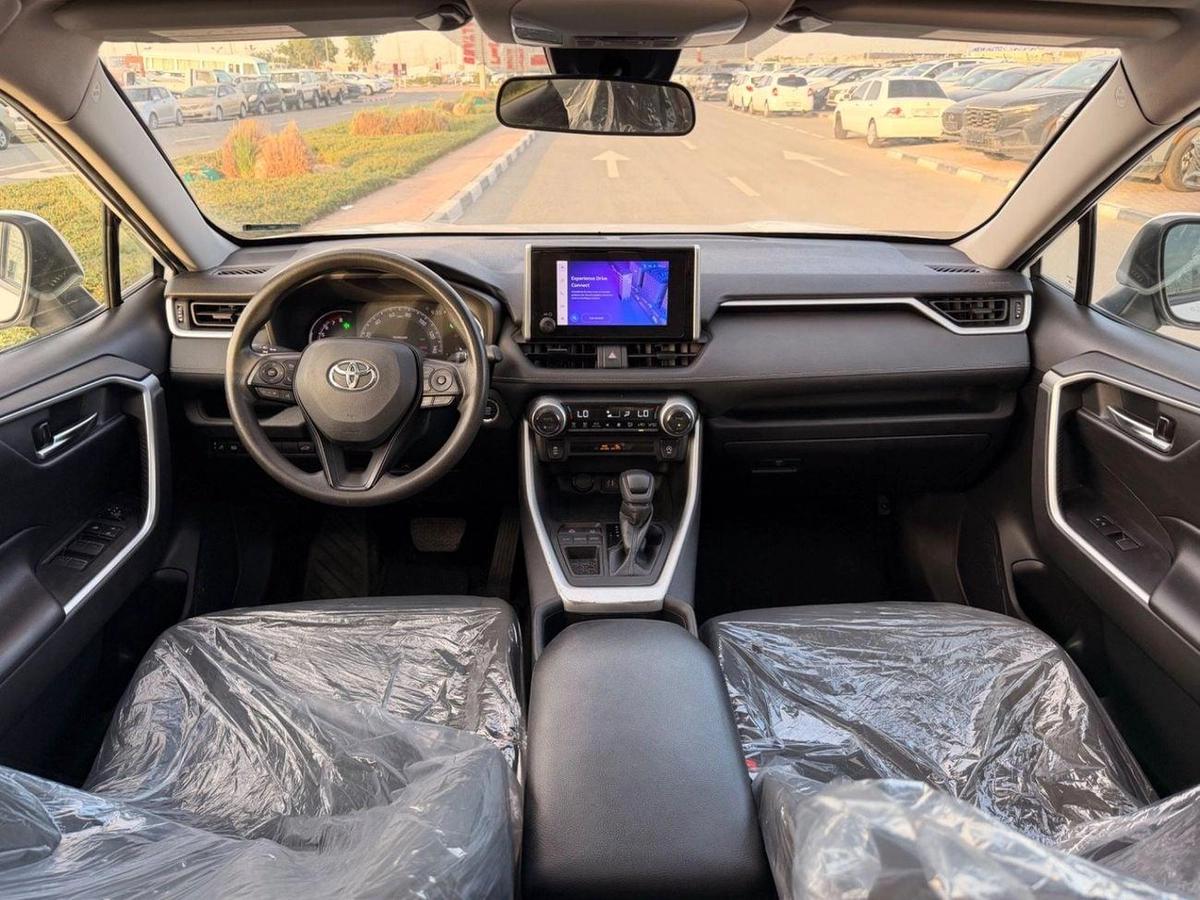 Toyota RAV4 XLE 2.5L Full Option-4-4