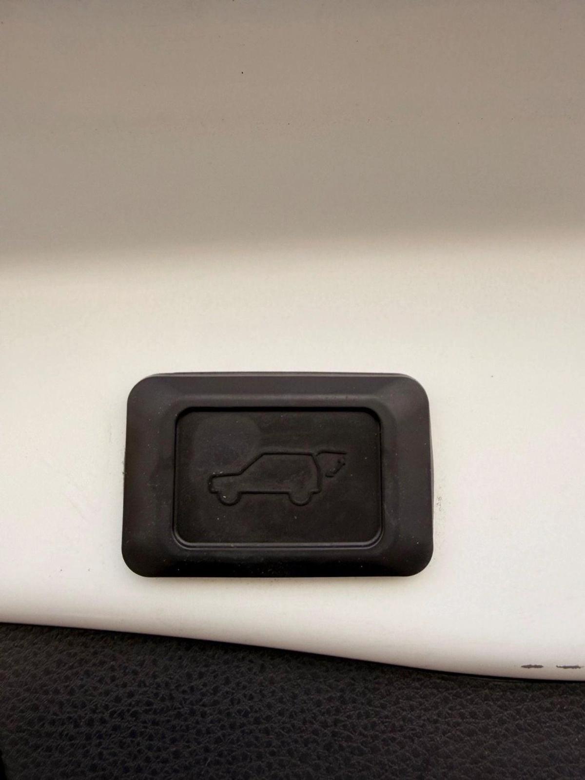 Toyota RAV4 XLE 2.5L Full Option-19-19