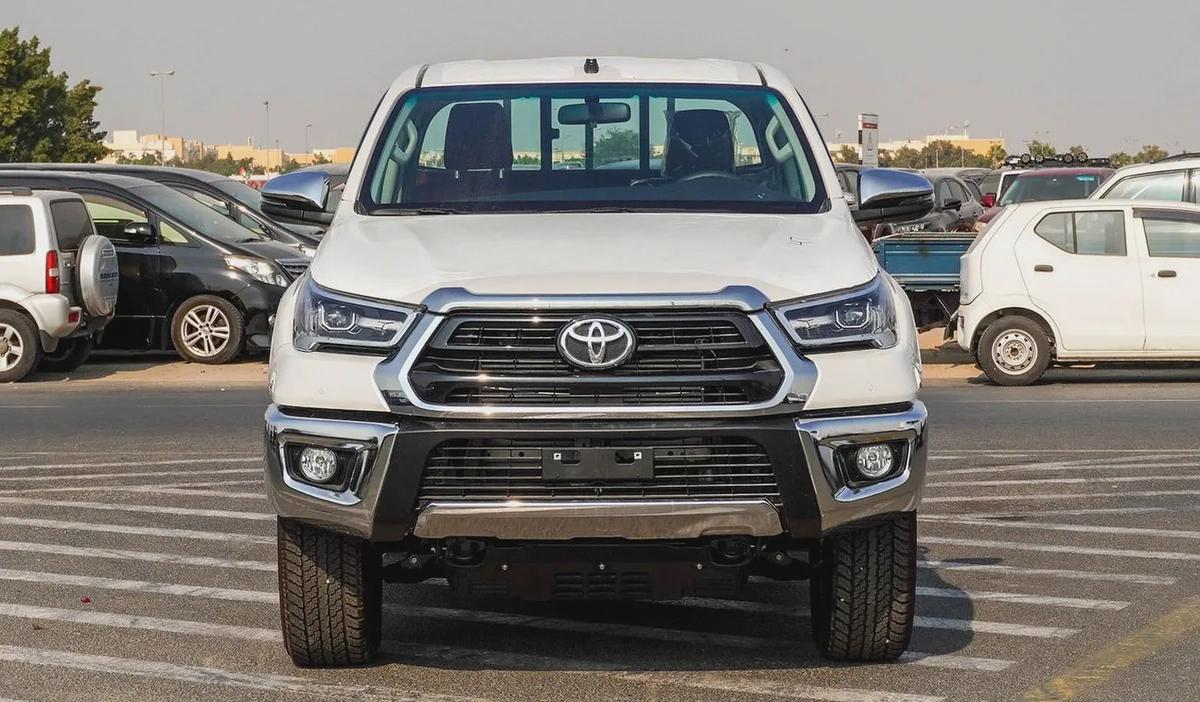 Toyota Hilux 2.4L 4-Cyl Diesel A/T 4x4 DOUBLE Cabin FULL OPTION Export Only MODEL 2026-0-0