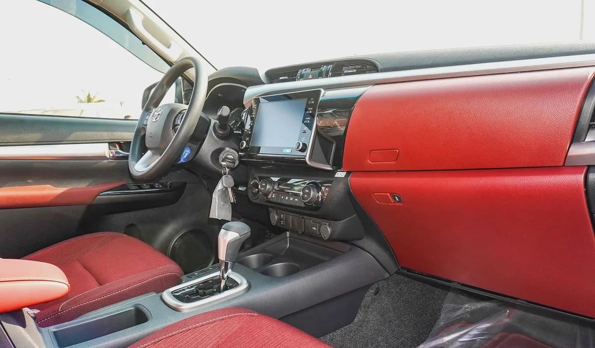 Toyota Hilux 2.4L 4-Cyl Diesel A/T 4x4 DOUBLE Cabin FULL OPTION Export Only MODEL 2026-8-8