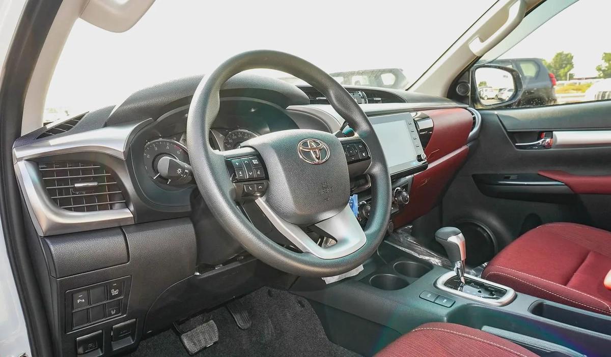 Toyota Hilux 2.4L 4-Cyl Diesel A/T 4x4 DOUBLE Cabin FULL OPTION Export Only MODEL 2026-12-12