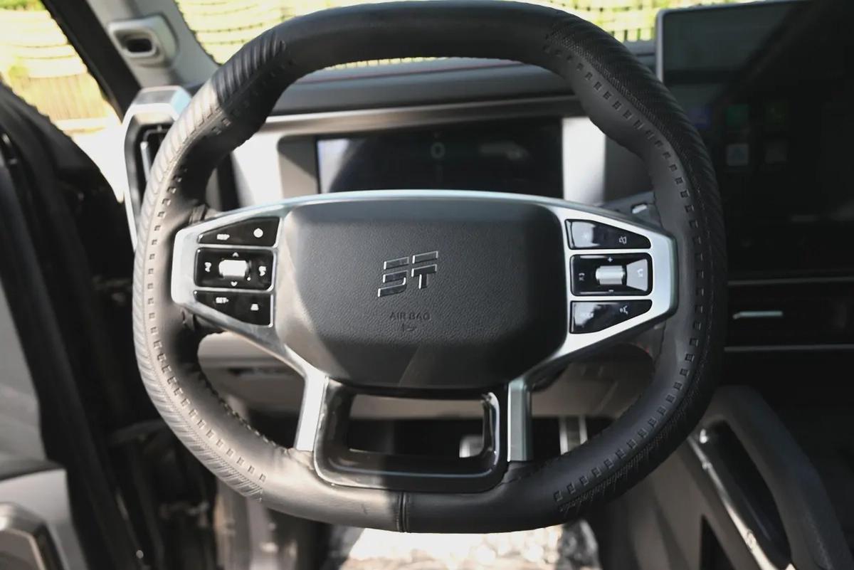 1,980 AED - FREE WARRANTY SERVICE - DEFENDER KIT - JETOUR T2 LUXURY-8-8