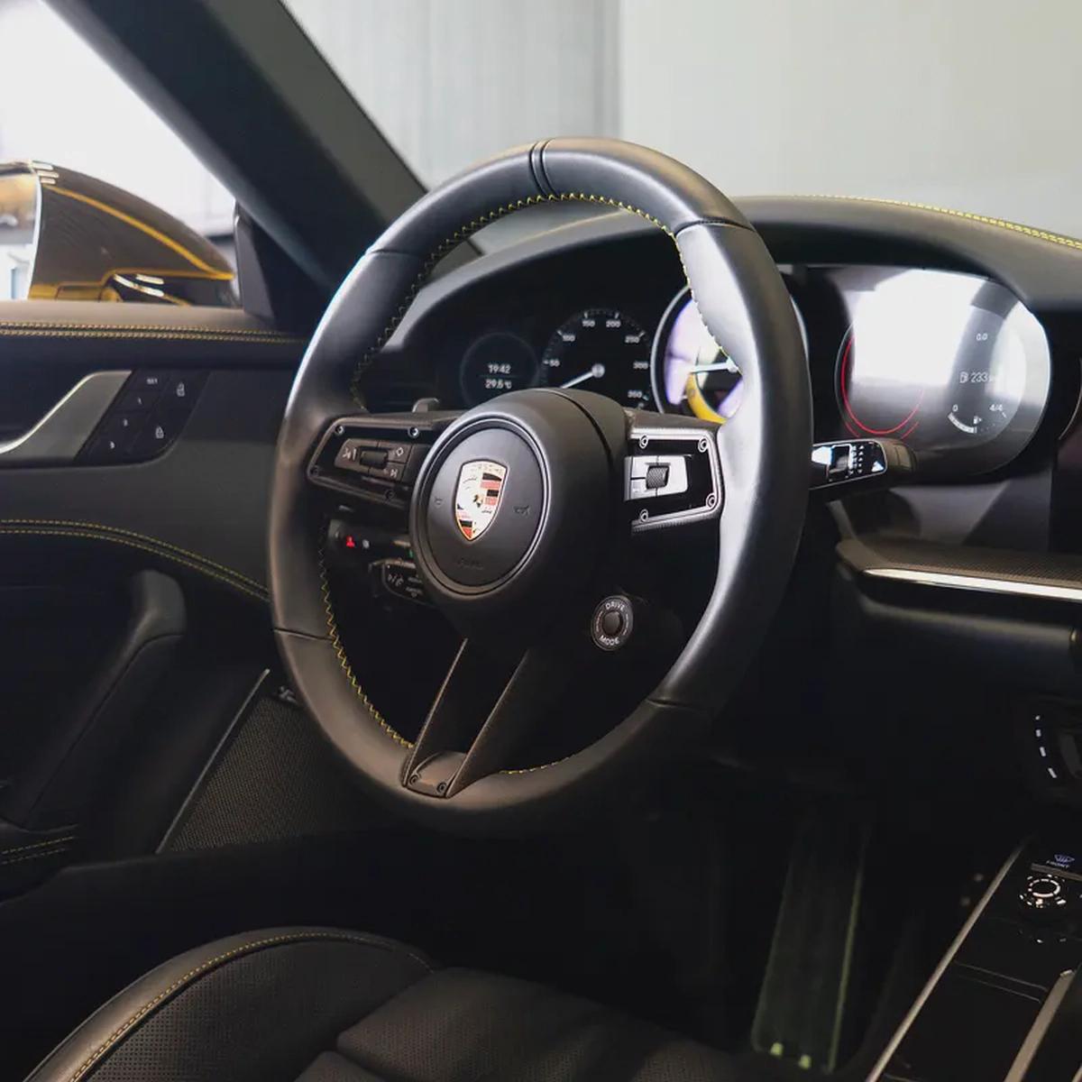 AED 19,147 pm • 0% Downpayment • Porsche 911 Turbo S • Agency Warranty-11-11