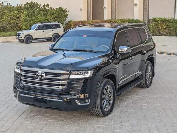 TOYOTA LAND CRUISER 2014 FACELIFTED 2025 WITH INTERIOR AND EXTERIOR V6 4.0L IN EXCELLENT CONDITION