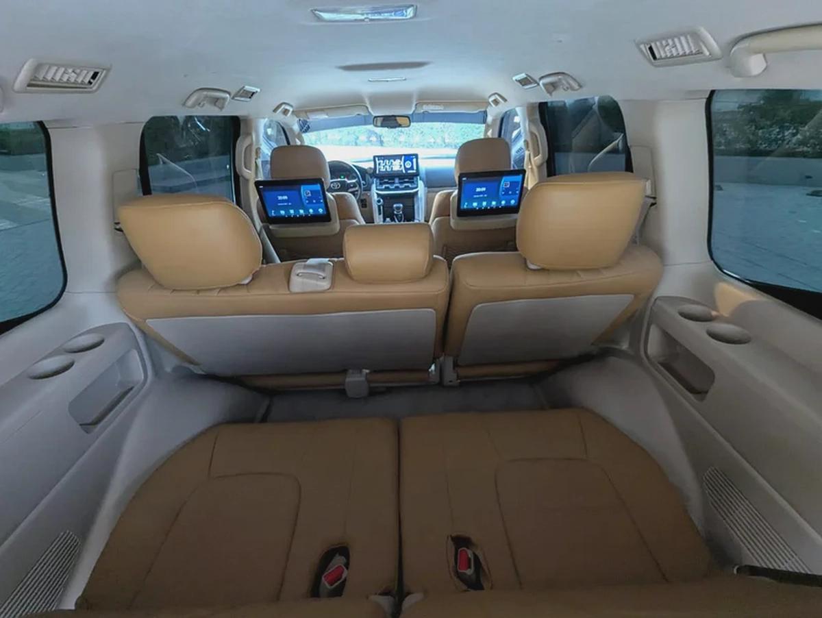 TOYOTA LAND CRUISER 2014 FACELIFTED 2025 WITH INTERIOR AND EXTERIOR V6 4.0L IN EXCELLENT CONDITION-4-4