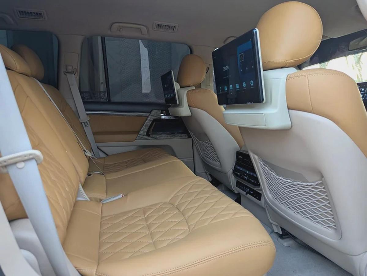 TOYOTA LAND CRUISER 2014 FACELIFTED 2025 WITH INTERIOR AND EXTERIOR V6 4.0L IN EXCELLENT CONDITION-14-14