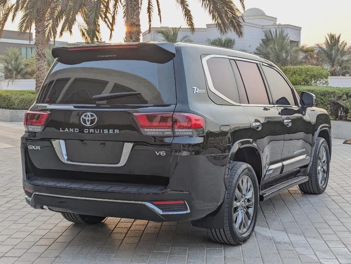 TOYOTA LAND CRUISER 2014 FACELIFTED 2025 WITH INTERIOR AND EXTERIOR V6 4.0L IN EXCELLENT CONDITION-15-15