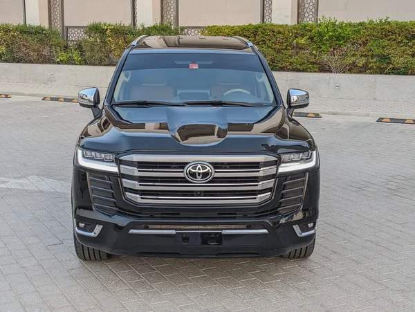 TOYOTA LAND CRUISER 2014 FACELIFTED 2025 WITH INTERIOR AND EXTERIOR V6 4.0L IN EXCELLENT CONDITION