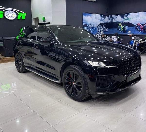 Jaguar F Pace R-Dynamic Black P250 2.0L