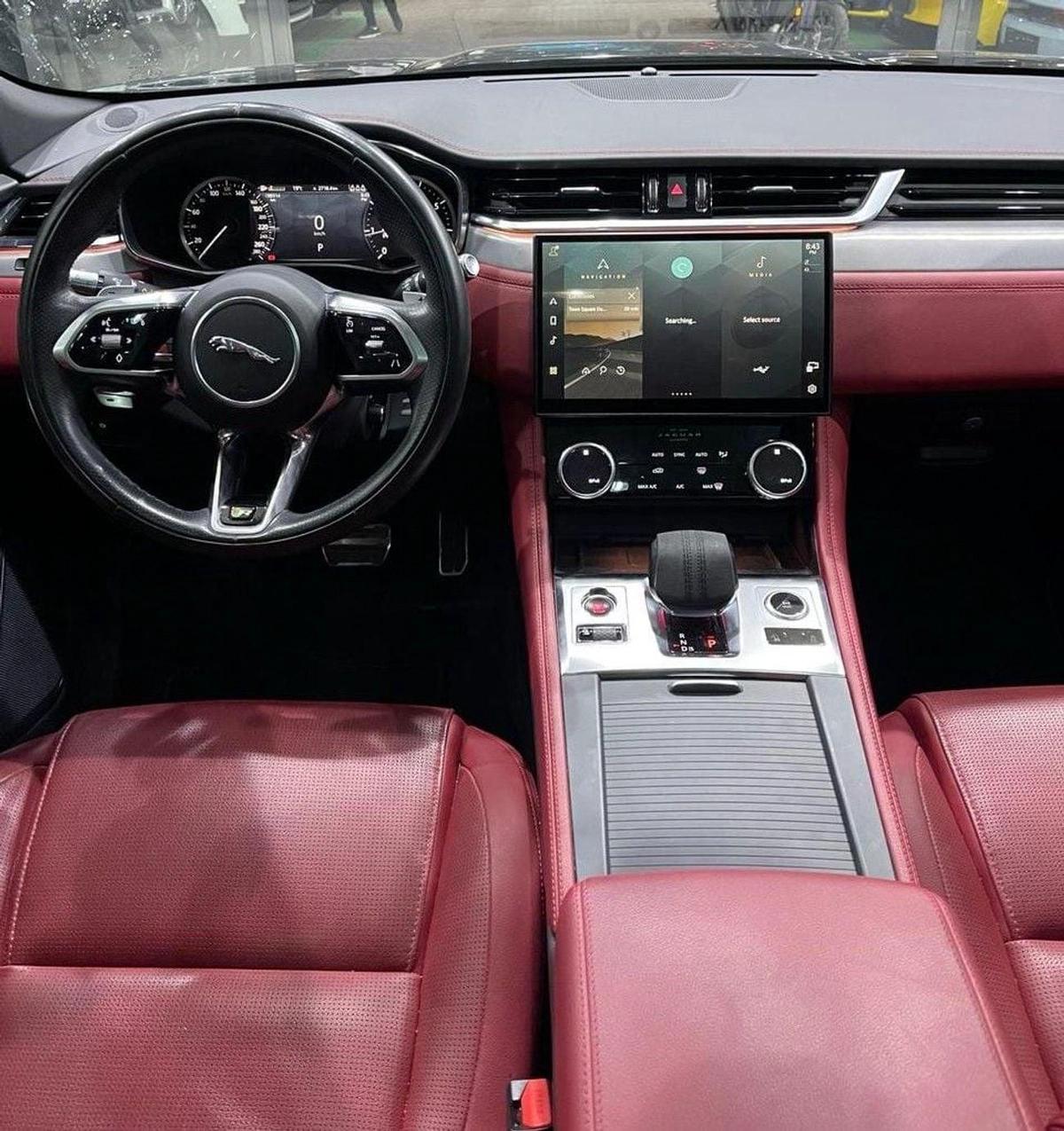 Jaguar F Pace R-Dynamic Black P250 2.0L-15-15