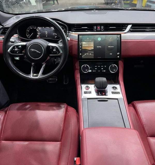 Jaguar F Pace R-Dynamic Black P250 2.0L